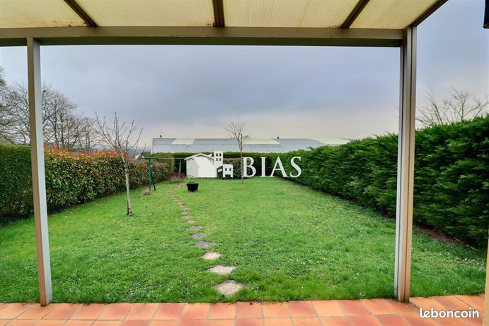 https://img.leboncoin.fr/api/v1/lbcpb1/images/0e/c2/31/0ec231173981a4d4bcd8f50f274d1b6b7d37cfca.jpg?rule=ad-image