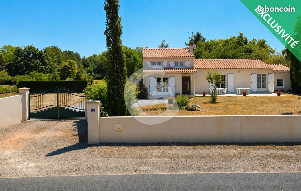 Maison 7 pièces 142 m² · à Poiroux · 142 m² · 342 600 €