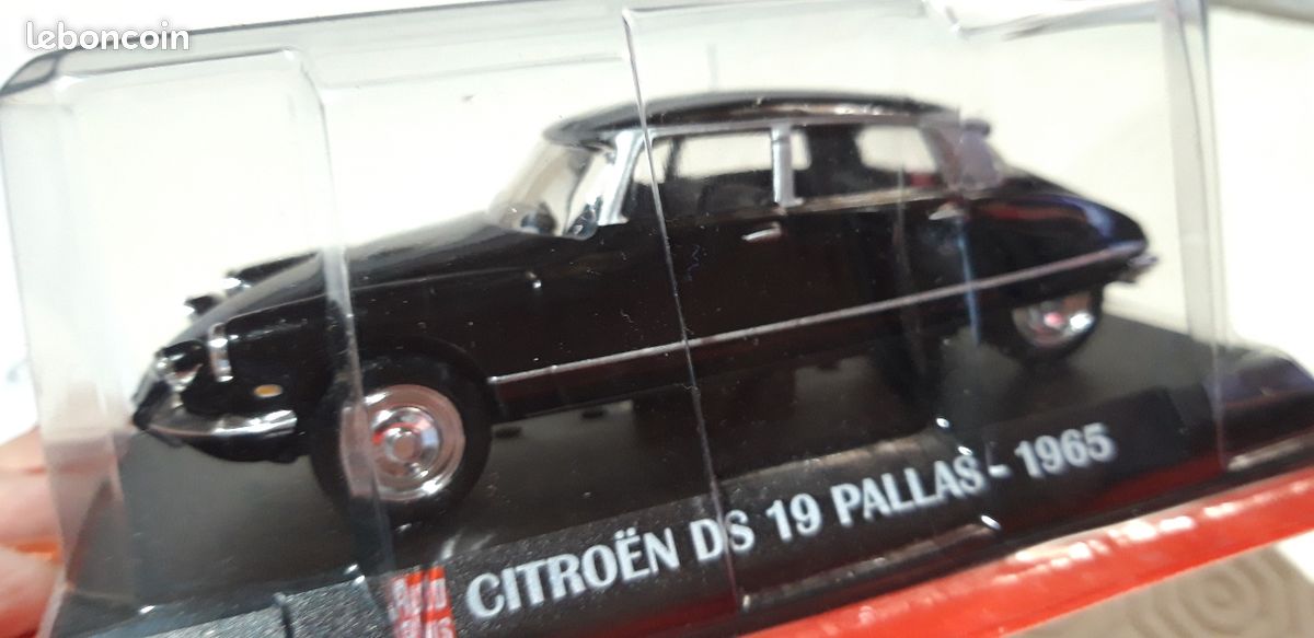 Citroën DS 19 Pallas 1965 1/43 (image 1)