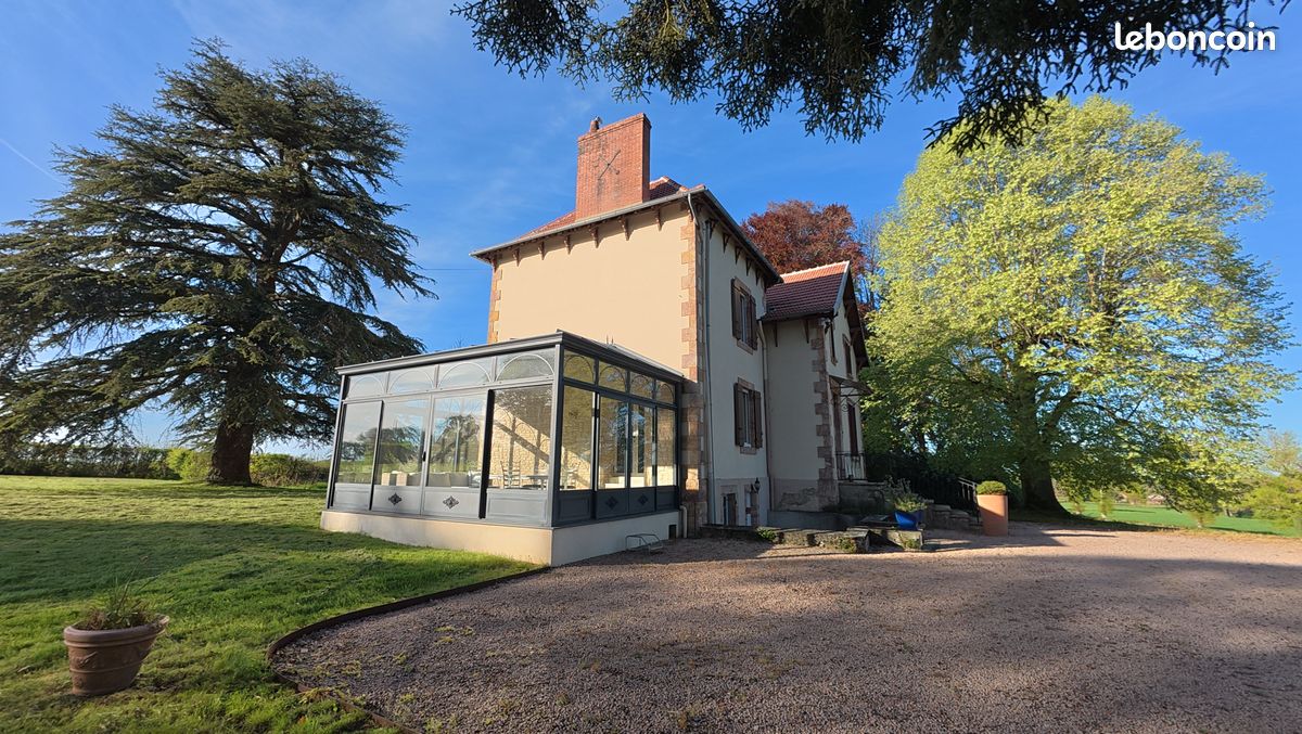 Maison 8 pièces 222 m² · à Arpheuilles-Saint-Priest · 222 m² · 335 000 €