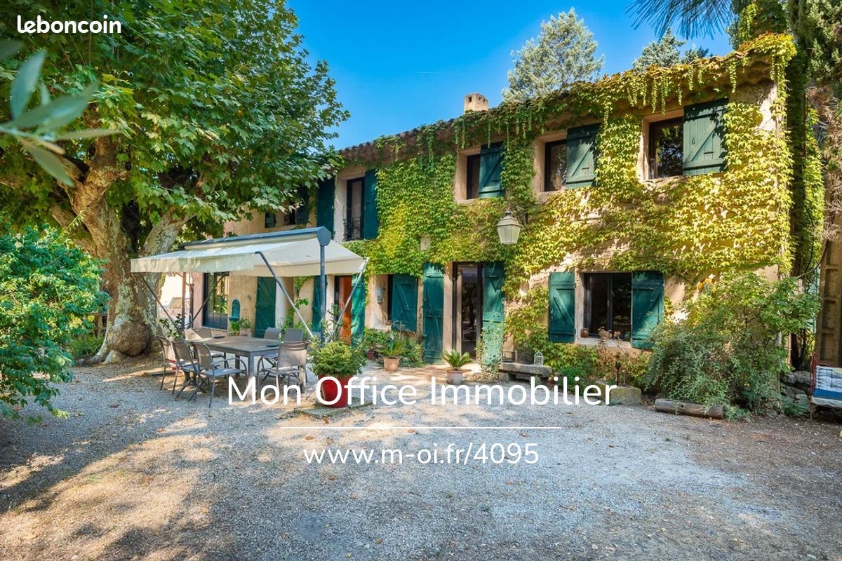 Maison 10 pièces 210 m² · à Aix-en-Provence · 210 m² · 1 076 000 €