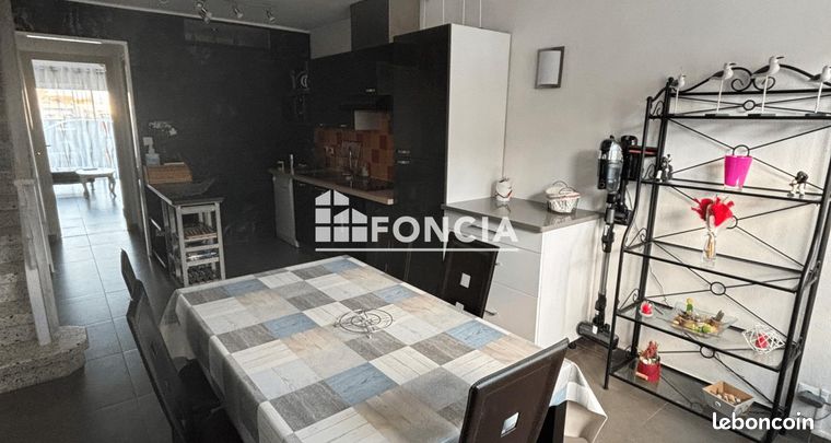 https://img.leboncoin.fr/api/v1/lbcpb1/images/0e/c5/72/0ec57219f295d0b3569f3af0e12919bf2358230d.jpg?rule=ad-image