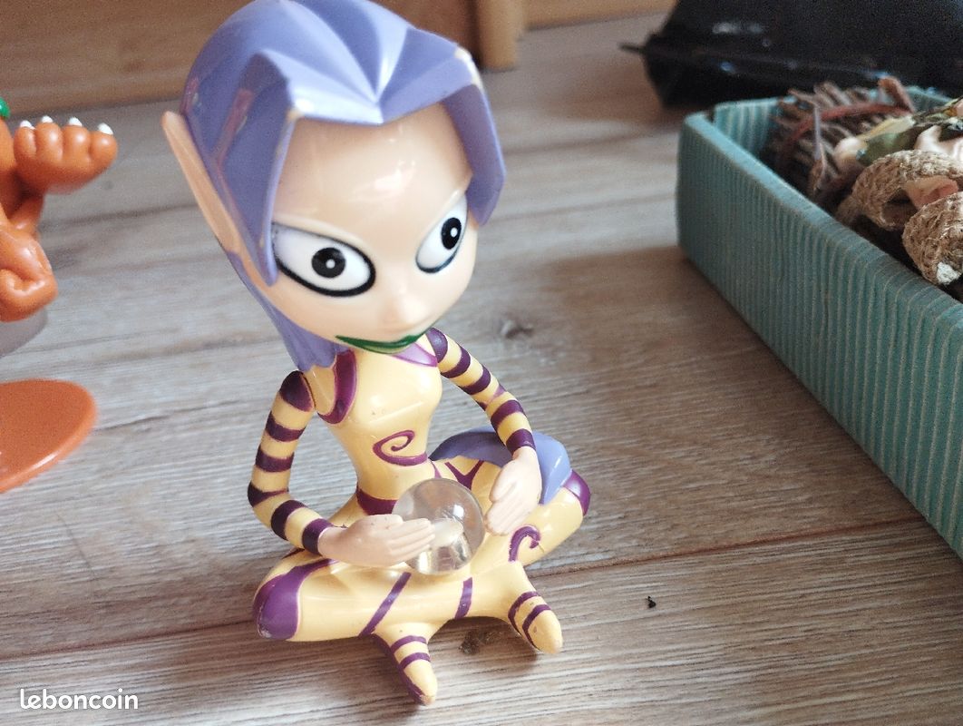 Figurine (image 1)