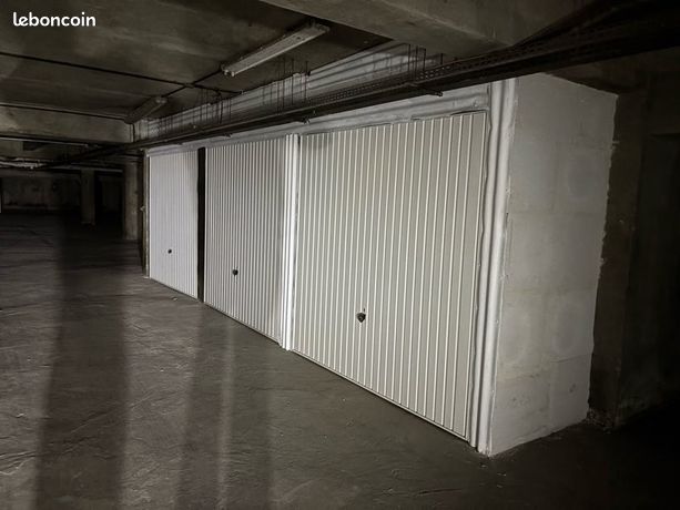 Box / Garage sécurisé à louer - à Charenton