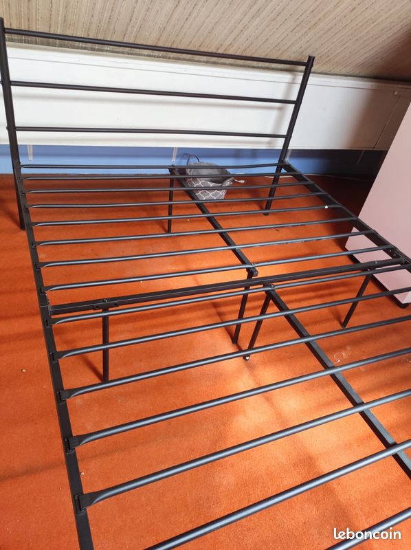 Un canapé convertible, lit en en fer grand lit et petit matelas (image 8)
