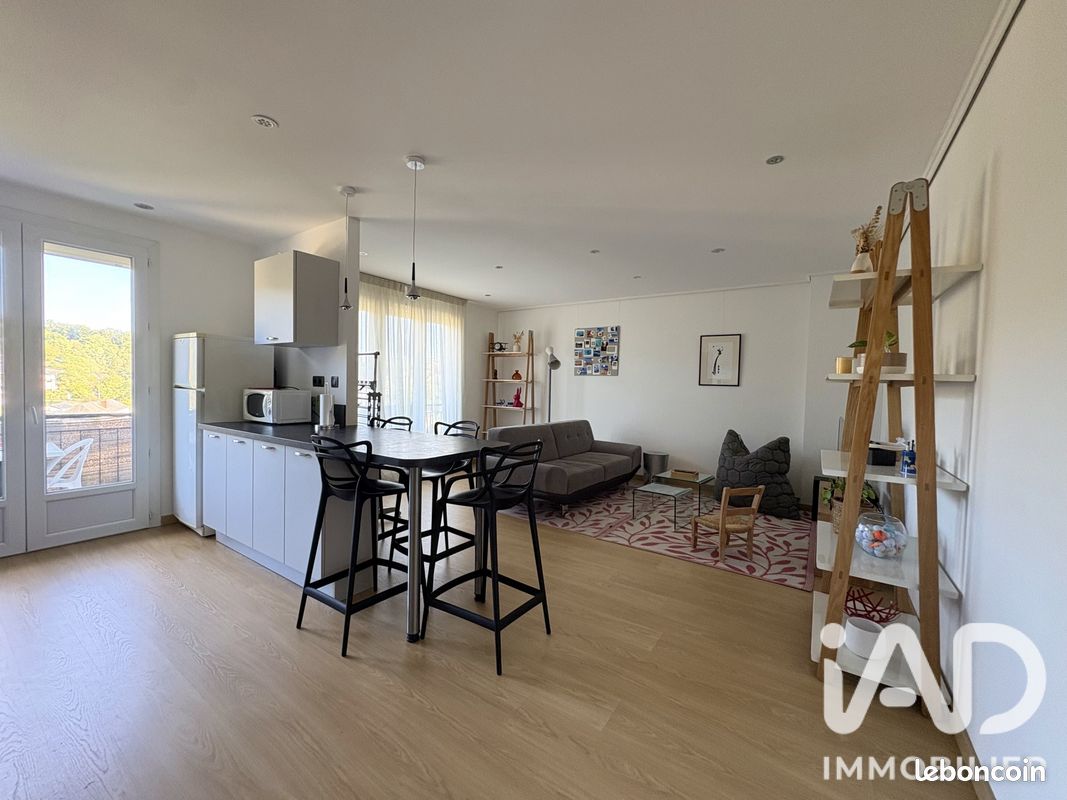 Appartement 3 pièces 65 m² · à Le Monastère · 65 m² · 790 €/mois