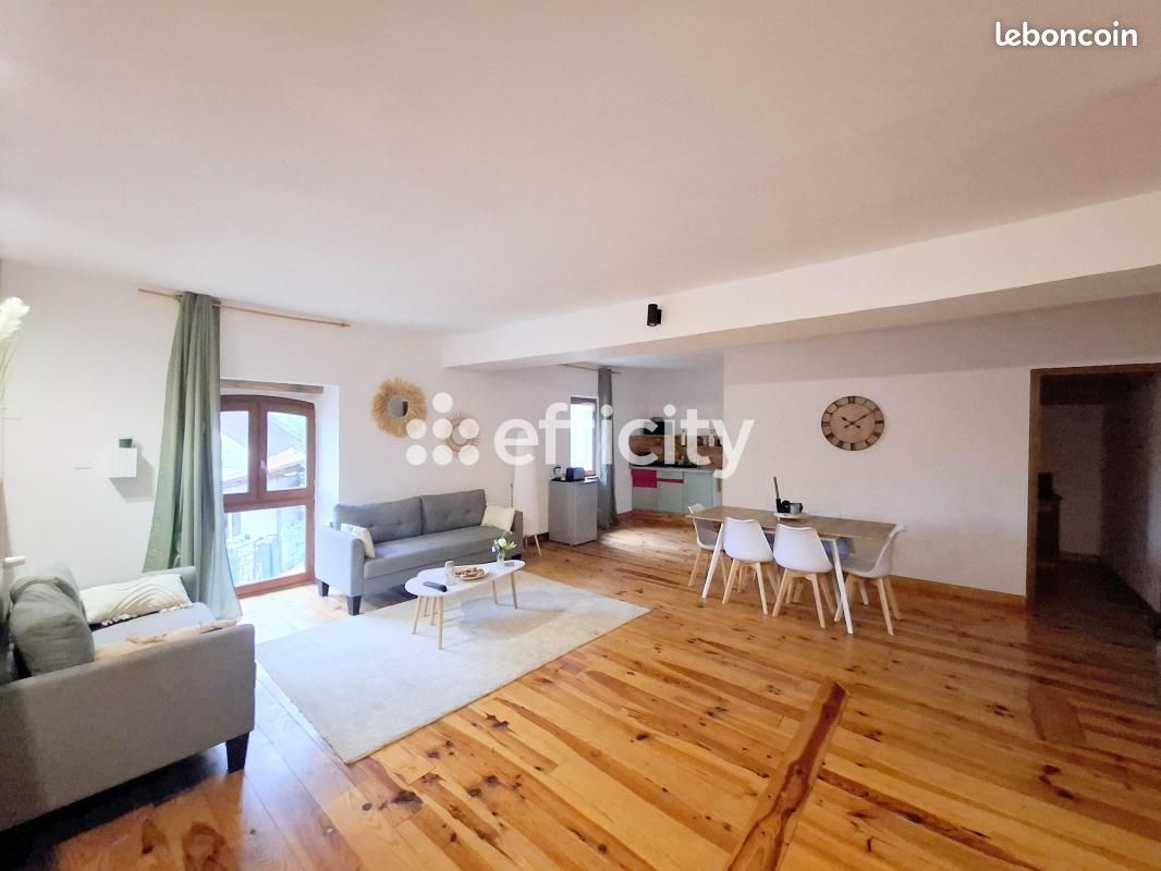 Maison 10 pièces 241 m² · à La Loupe · 241 m² · 201 400 €