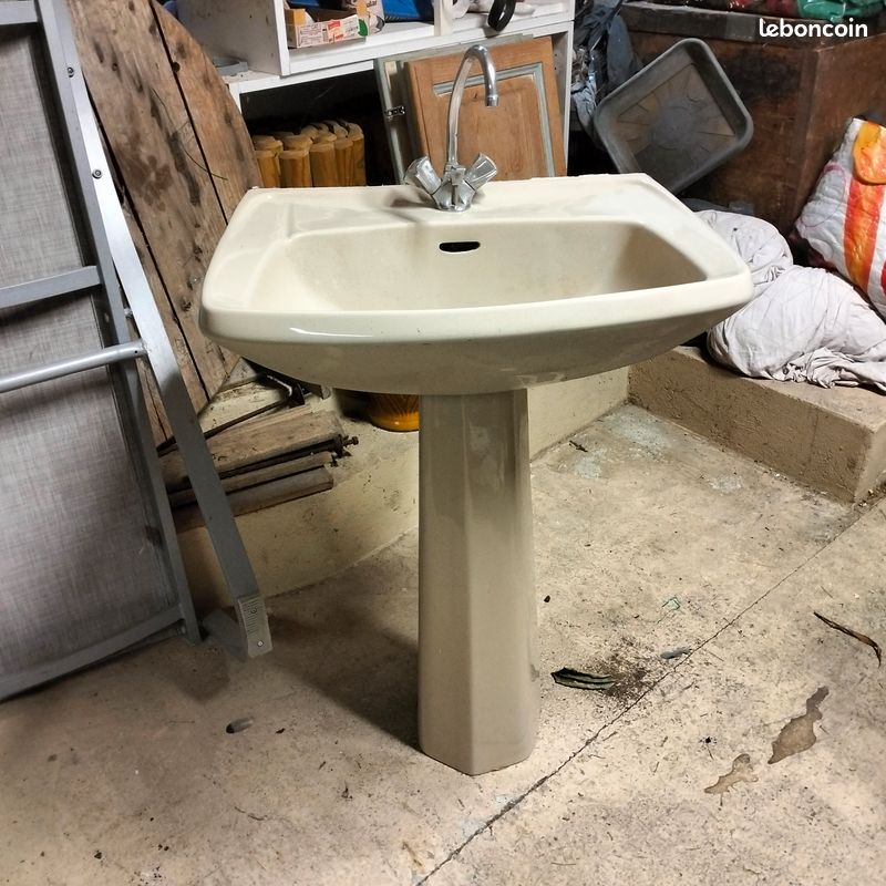 Lavabo sur pied (image 2)