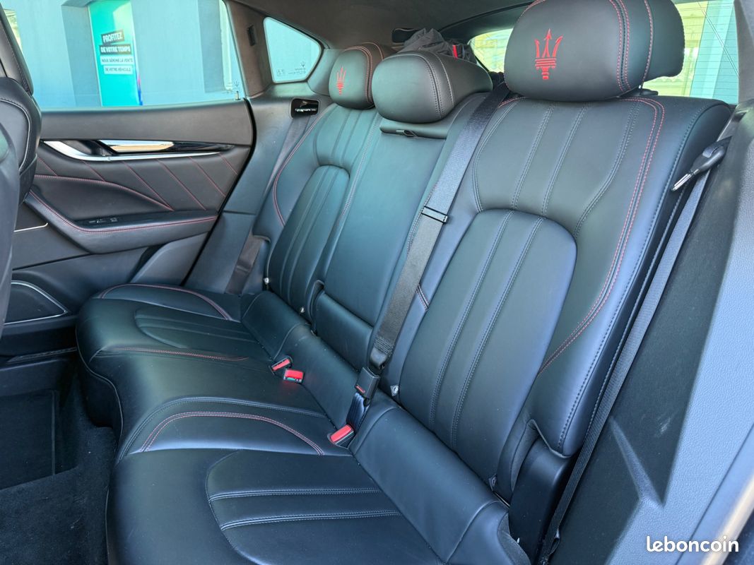 MASERATI LEVANTE 3.0 V6 Bi-Turbo 350 Q4 GranSport (image 13)