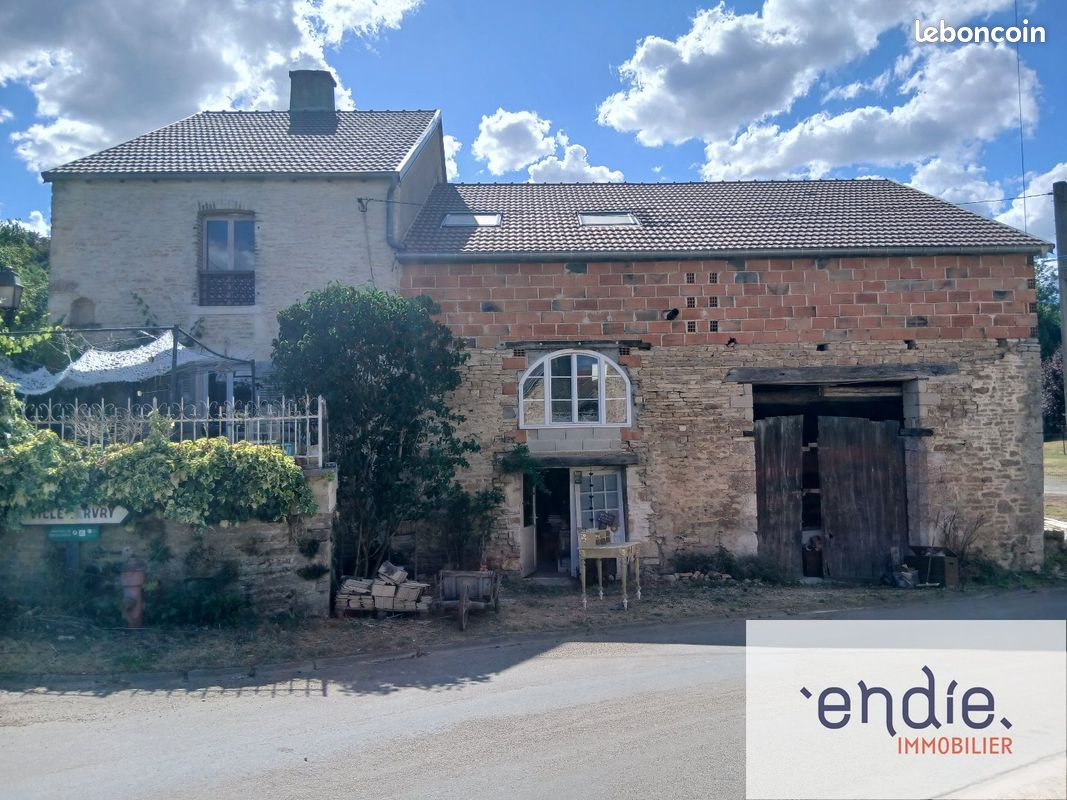 Maison 5 pièces 140 m² · à Vals-des-Tilles · 140 m² · 100 000 €