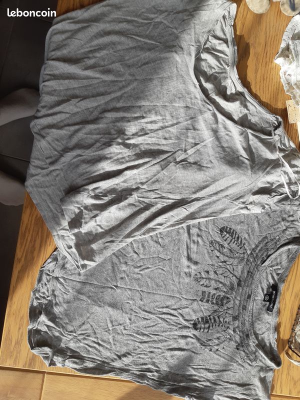 Vêtements : 2 maillots (image 1)
