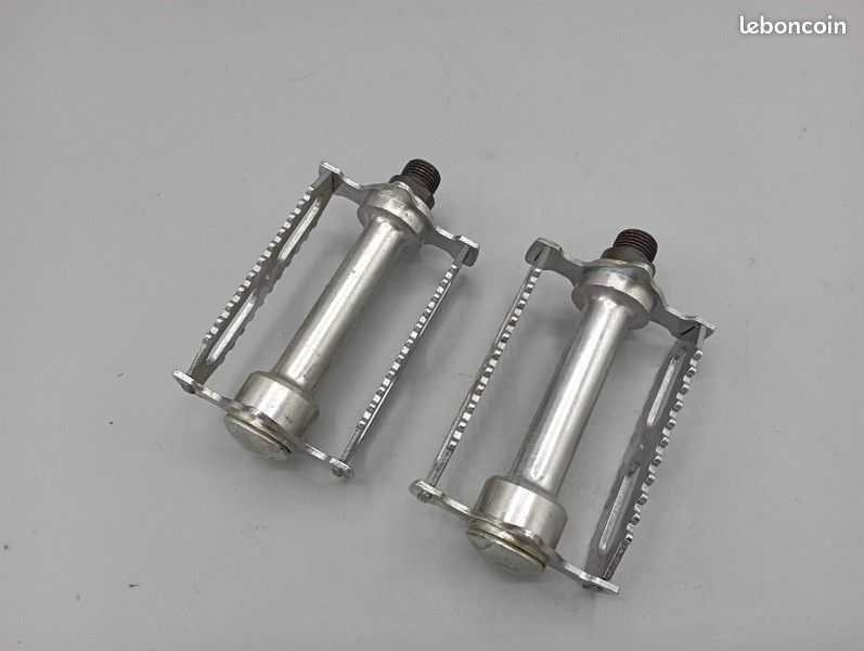 Paire pédales alu vélo vintage LYOTARD filetage français 14/125