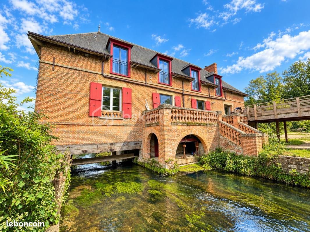 Maison 16 pièces 825 m² · à Gisors · 825 m² · 1 360 000 €