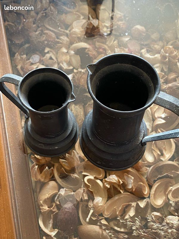 Petits pots à lait en étain (image 2)