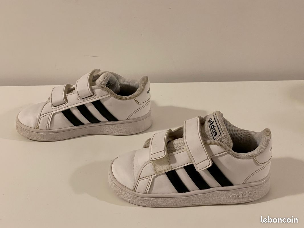 Basket Adidas blanche taille 24 (image 6)