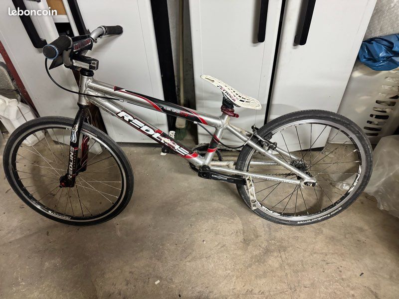 Vend bmx enfant redline Vélos