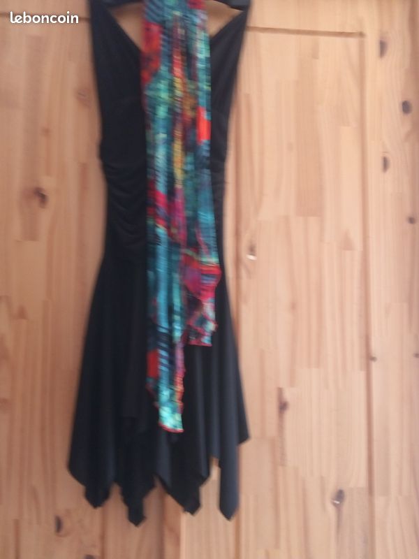 Robe de soirée avec foulard assorti (image 3)