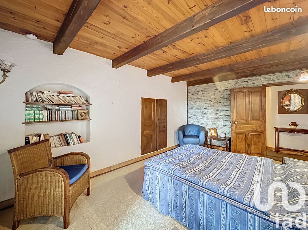 Propriété 8 pièces 275 m² (image 17)