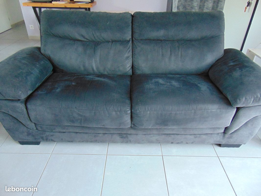 Canape (image 1)