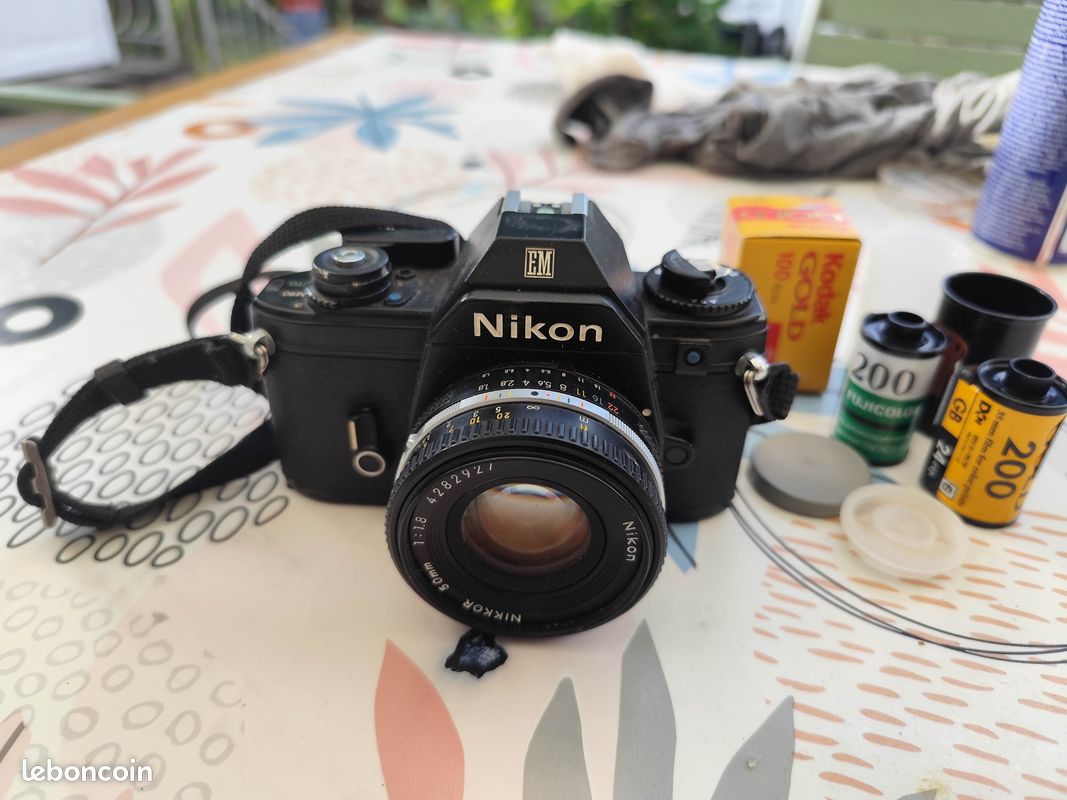Appareil photo Nikon EM (image 3)