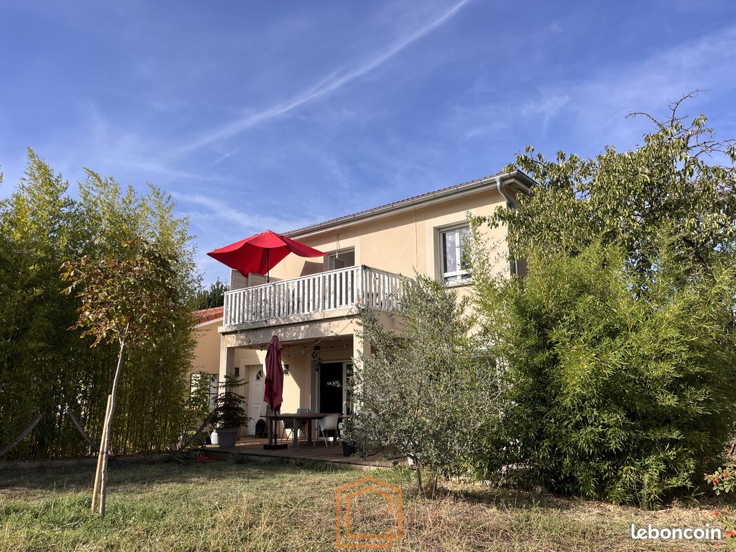 Maison 6 pièces 120 m² · à Saint-Genis-Laval · 120 m² · 565 000 €