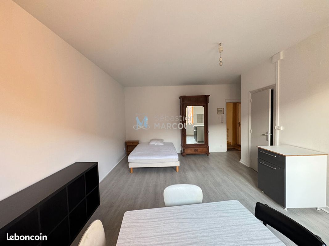 Appartement 1 pièce 28 m² · à Montbrison · 28 m² · 410 €
