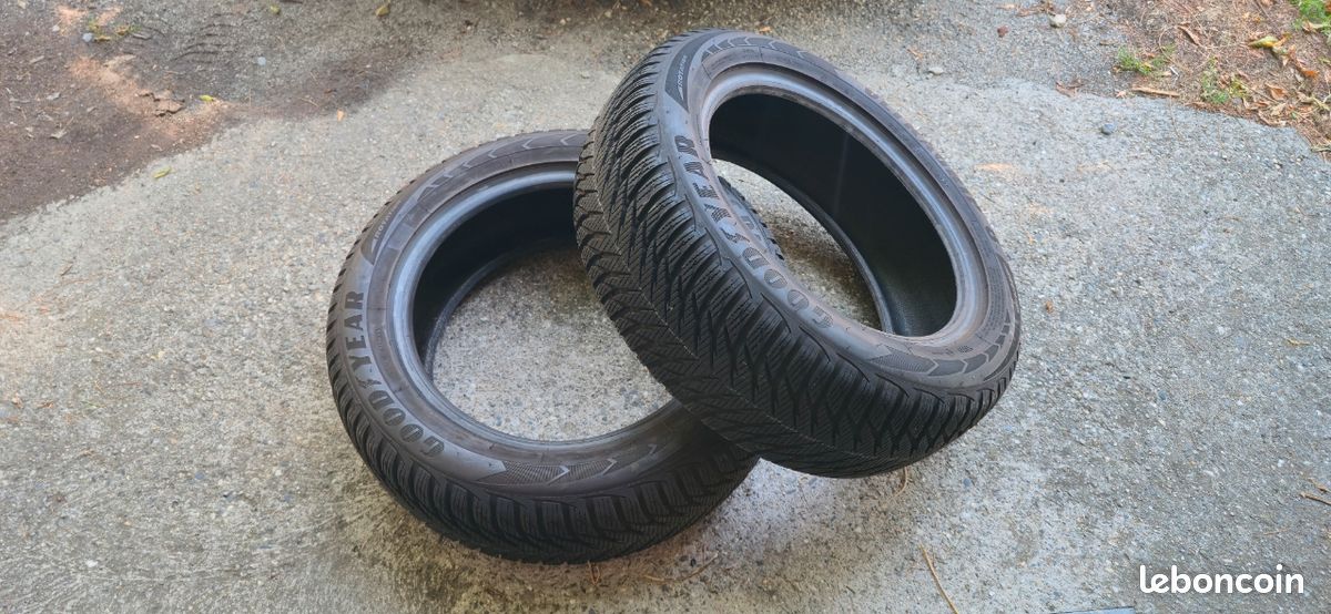 2 Pneus neufs Goodyear UltraGrip 8 205/55 R16 (image 1)