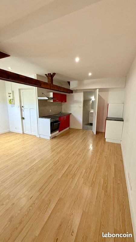 Appartement 1 pièce 27 m² · à Montluçon · 27 m² · 330 €