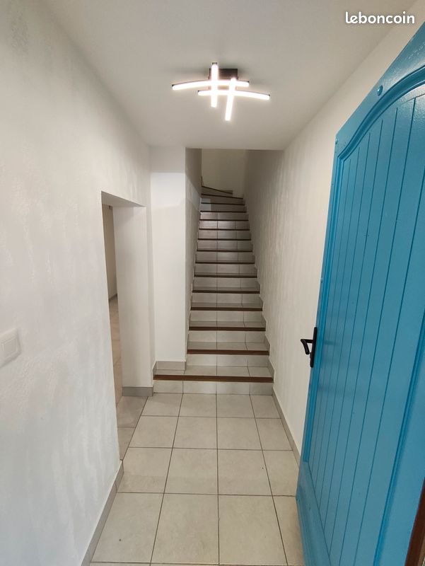 Maison 3 pièces 100 m² · à Saint-Maximin-la-Sainte-Baume · 100 m² · 1 300 €/mois