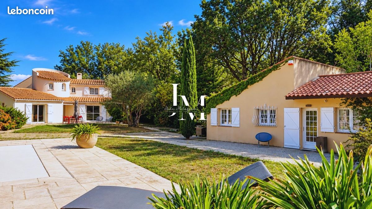 Maison 8 pièces 216 m² · à Fourques · 216 m² · 710 000 €