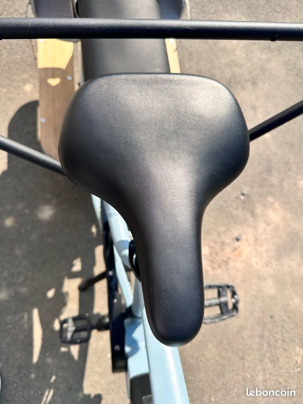 Vélo cargo électrique longtail BTWIN Décathlon chargement arrière R500 (image 7)