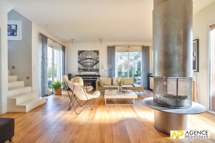 Maison 8 pièces 151 m²