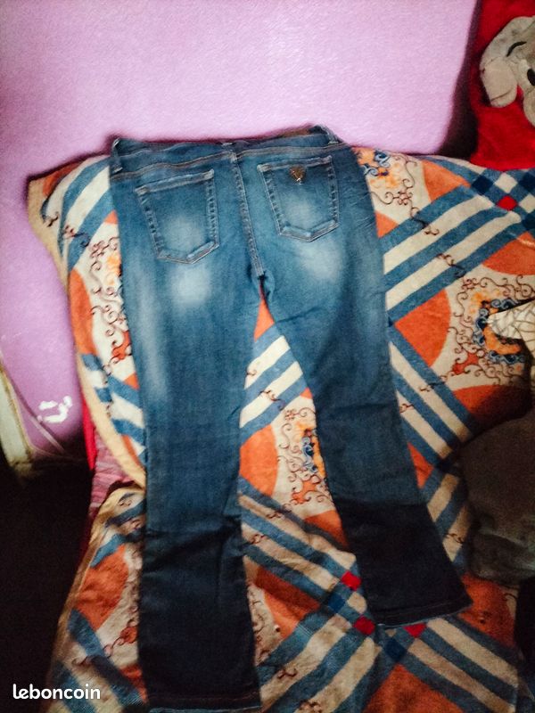 Jean Guess starlet évasé stretch taille 29-30 très bon état (image 4)