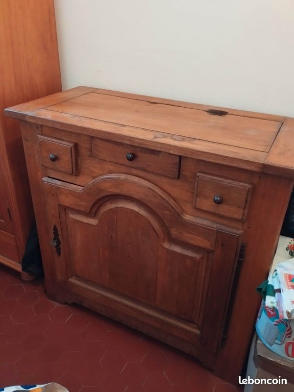 Meuble en bois massif (image 1)