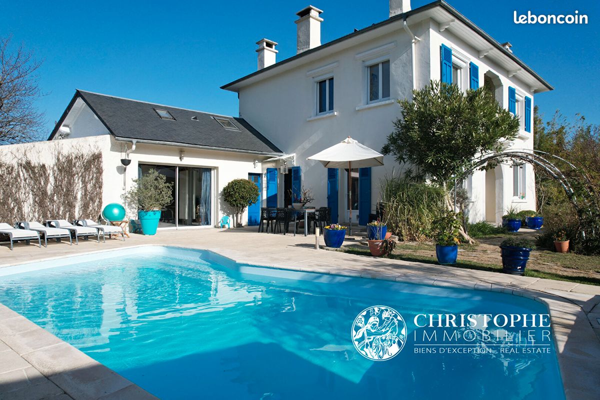 Maison 8 pièces 250 m² · à Pau · 250 m² · 640 000 €