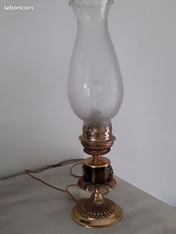 Lampe de chevet têtes de lions bronze et laiton (image 1)