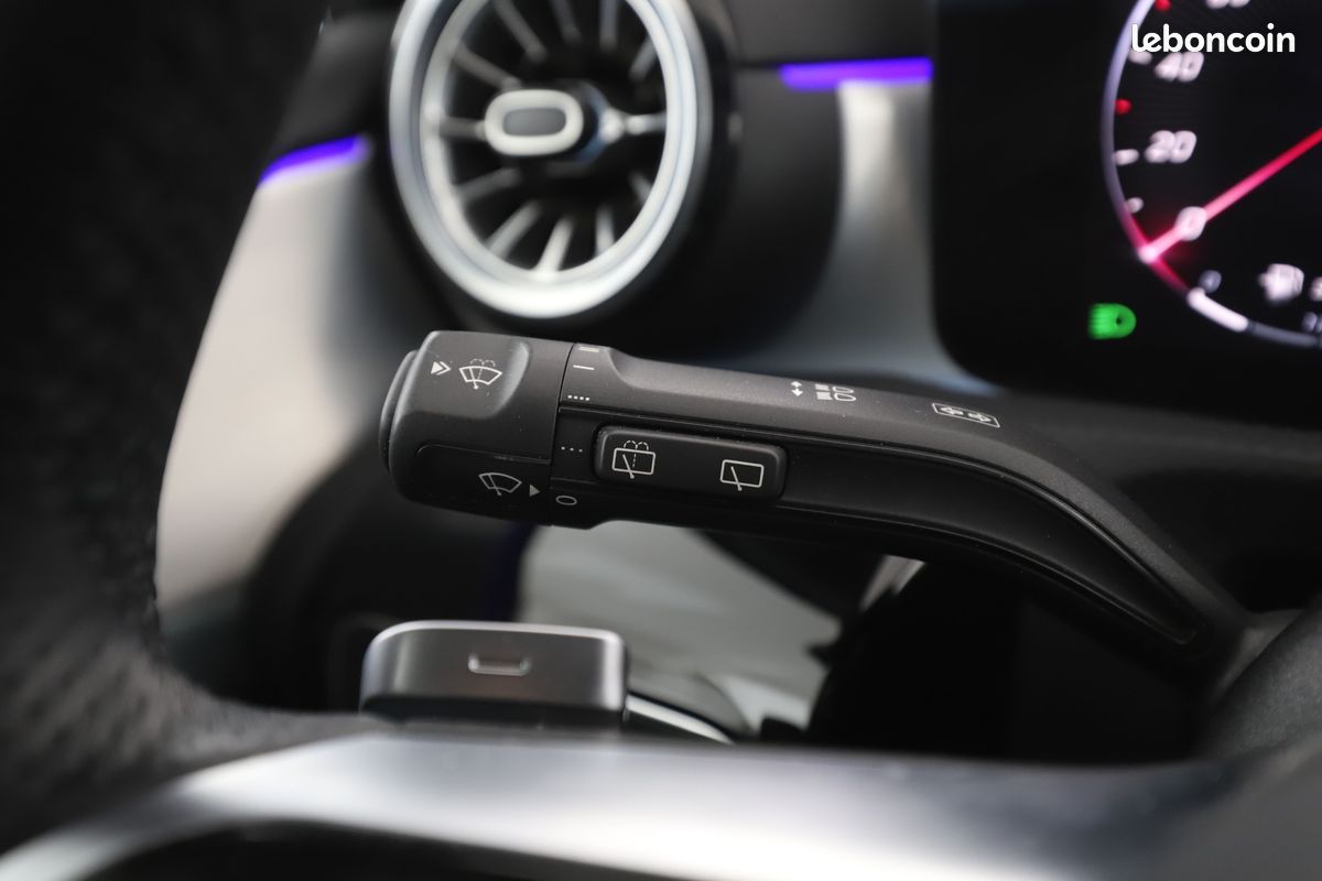 Mercedes-Benz Classe A 180 AMG Line 7G-DCT 136 ch (image 16)