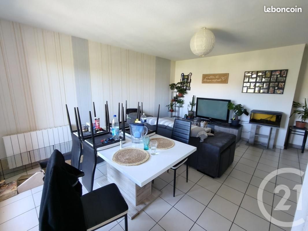 Appartement 2 pièces 43 m² · à Saint-Valery-en-Caux · 43 m² · 585 €