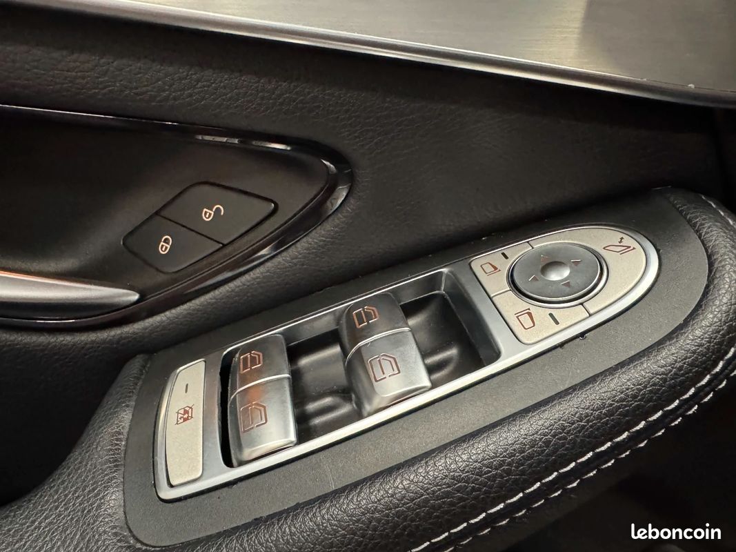 MERCEDES GLC 220 d 9G-Tronic 4Matic Sportline / SUIVI ENTRETIEN / PACK AMG / ATTELAGE / GARANTIE 12 MOIS (image 35)