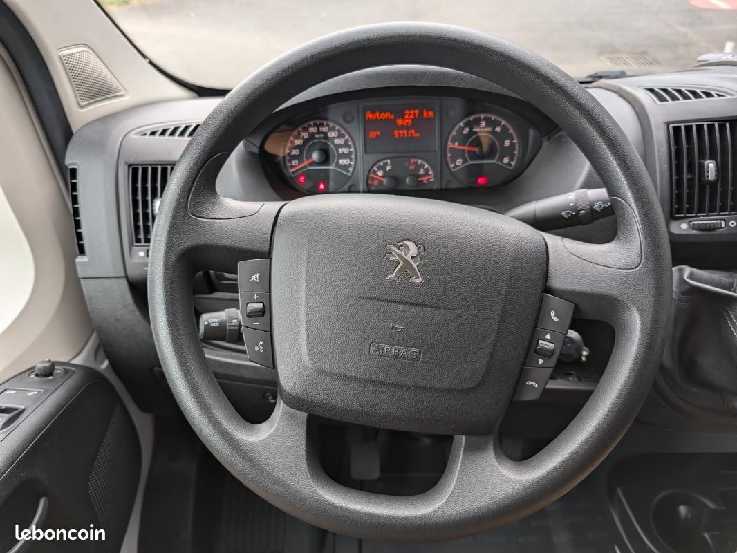 Peugeot Boxer FOURGON TOLE 330 L2H2 BLUEHDI 130 S&S PREMIUM PACK (image 14)