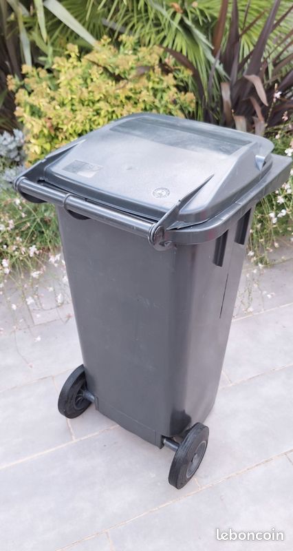 Poubelle d'extérieur 120L deux roues (image 1)