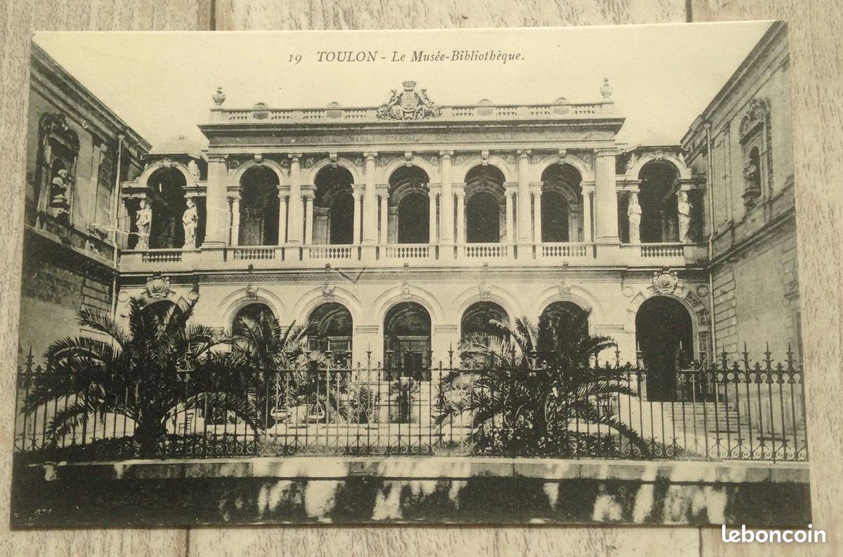 Carte postale ancienne toulon musee bibliotheque (image 1)