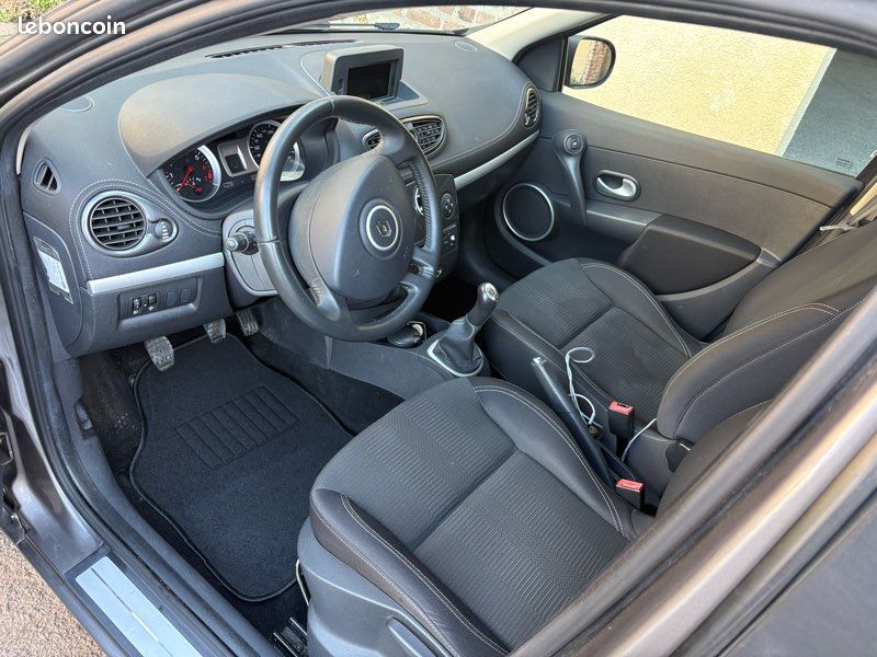 Renault clio 3. 1.2 75 (image 2)