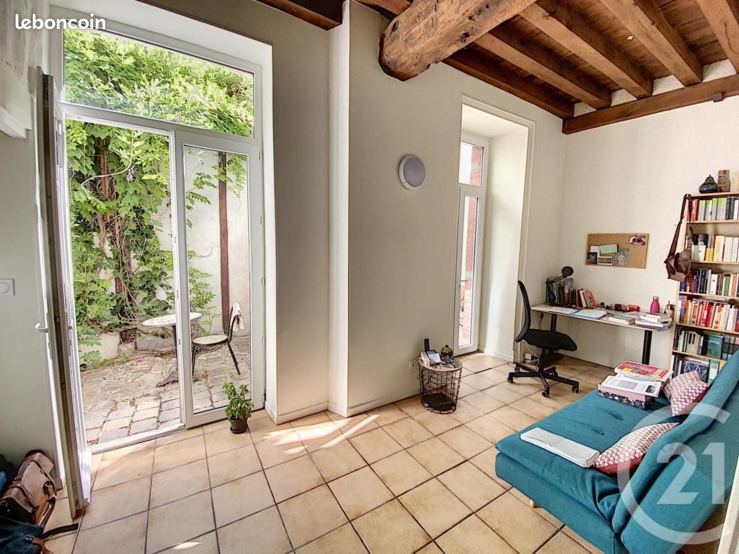 Appartement 1 pièce 24 m² · à Orléans · 24 m² · 450 €