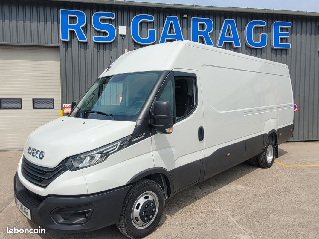 IVECO DAILY 35C18 A8 V16 FOURGON PACK EVOLUTION 03 PLACES NEUF avec CAMÉRA RECUL + GPS + PROJECTEURS FULL LED + MOTEUR 3 LITRES + VERSION MY2022 DONC SANS LES CONTRAINTES GSR2 ( Prix Vente 46 990 HT ) (image 14)