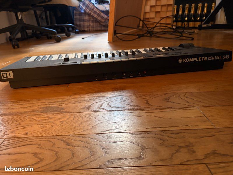 Native Instruments Komplete Kontrol S49 – Clavier maître MIDI 49 touches (image 2)