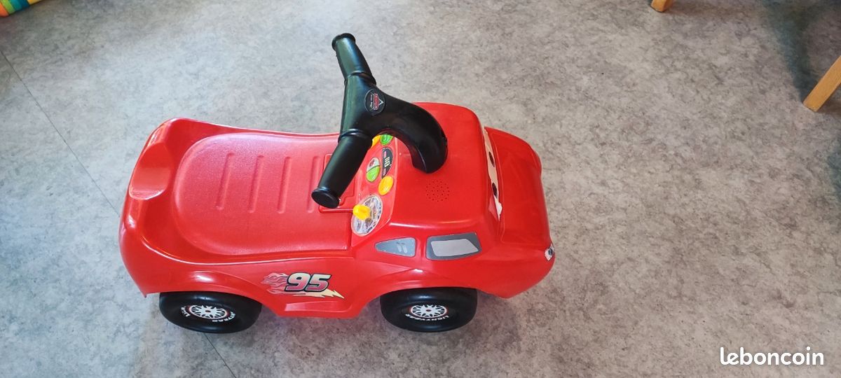 Porteur Flash McQueen Cars sons Age 1-3 ans Jeux