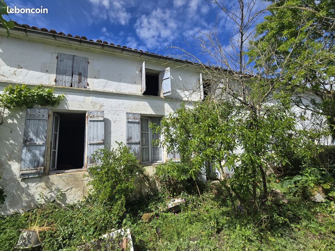 Maison 6 pièces 208 m² · à Breuil-Magné · 208 m² · 210 000 €