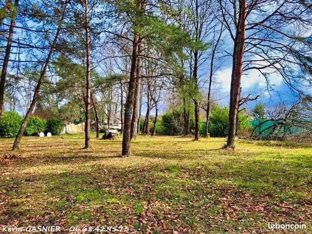 Terrain 1 043 m² Dirac