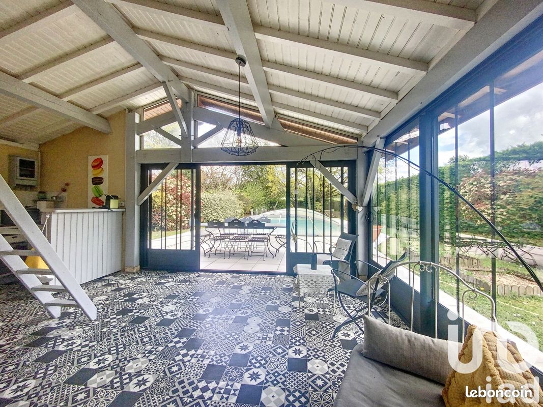 Propriété 5 pièces 145 m² - Rions 33410 (image principale 0)